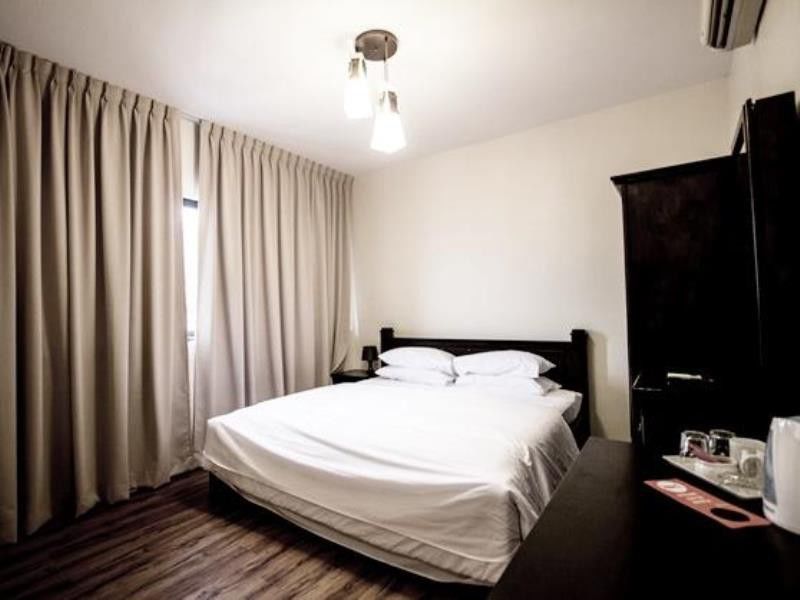 8 Boutique By The Sea Hotel Tanjung Tokong Exterior foto
